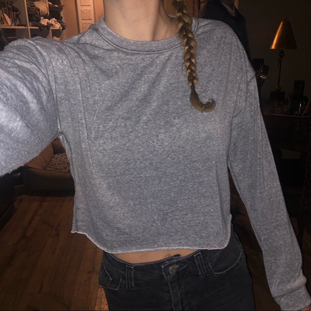 Long sleeve crop top